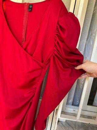 Vestido rojo elegante manga abullonada