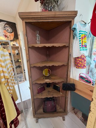 Estantería Esquinera Rondeña Madera y Tela