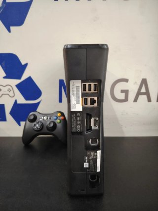 Xbox 360 4GB Negra  1 Año Garantía