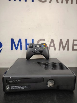 Xbox 360 4GB Negra  1 Año Garantía