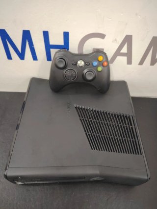 Xbox 360 4GB Negra  1 Año Garantía