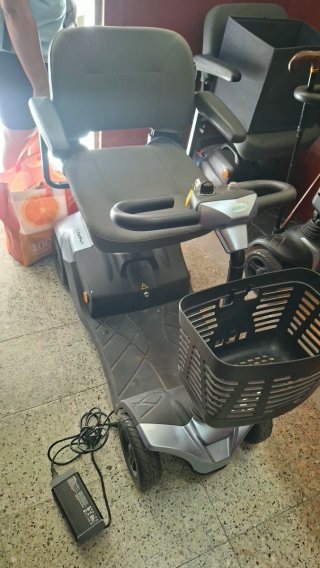 Silla eléctrica scooter con cesta