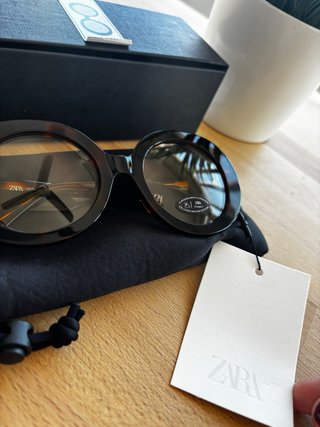 Gafas de sol Zara ovaladas. Nuevas con etiqueta