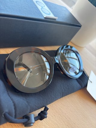 Gafas de sol Zara ovaladas. Nuevas con etiqueta