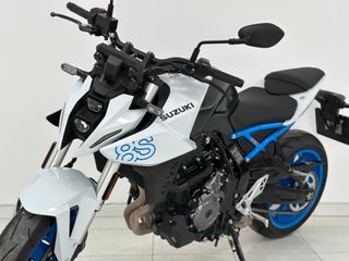 SUZUKI GSX-8S