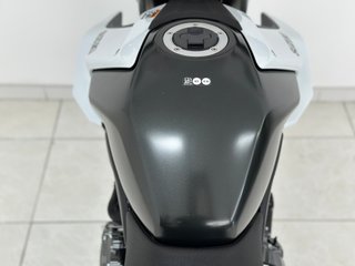 SUZUKI GSX-8S