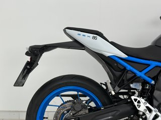 SUZUKI GSX-8S