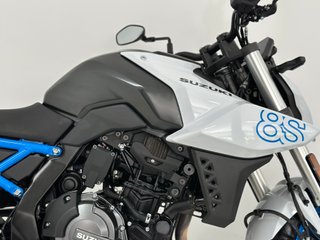 SUZUKI GSX-8S