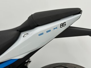 SUZUKI GSX-8S