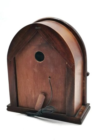 Radio vintage de madera estilo clásico de capilla