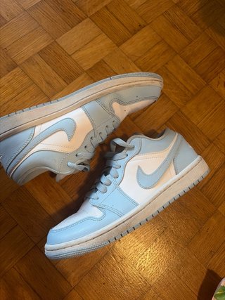 Jordan Azzurre Sneakers
