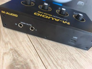 Interfaz M-Audio M-Track HD + Altavoces Presonus