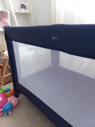 Cuna de viaje plegable y portátil