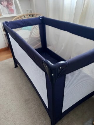 Cuna de viaje plegable y portátil