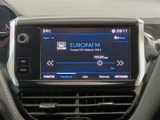 Peugeot 2008 PureTech 82 Style 60 kW (82 CV)