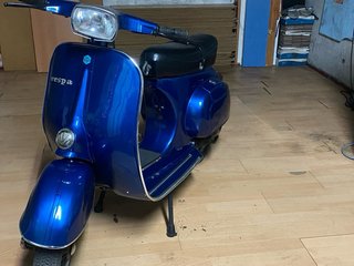 Vespa Azul