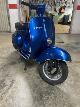 Vespa Azul