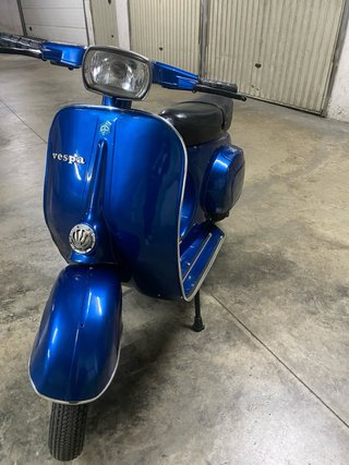 Vespa Azul