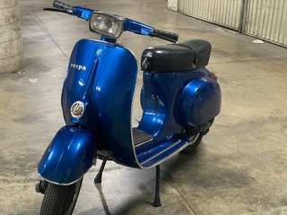 Vespa Azul