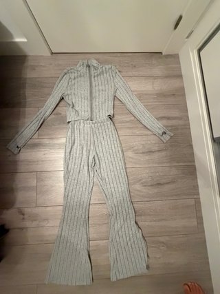 Conjunto gris sin estrenar talla XXS