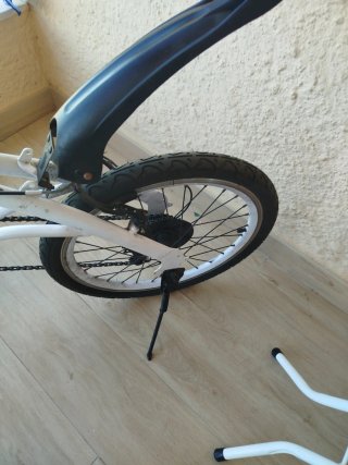 Bici plegable blanca