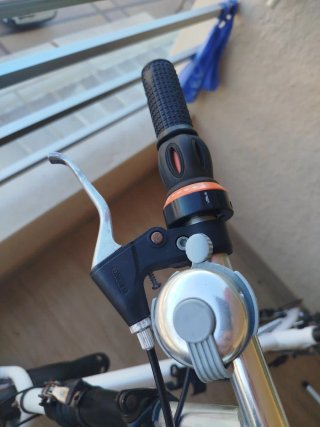 Bici plegable blanca
