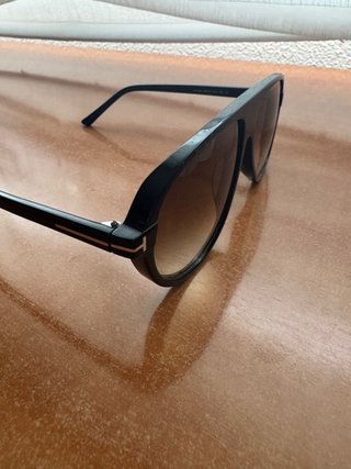 Gafas de sol Tom Ford negras y marrones