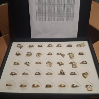 Muestras de alianzas de latón