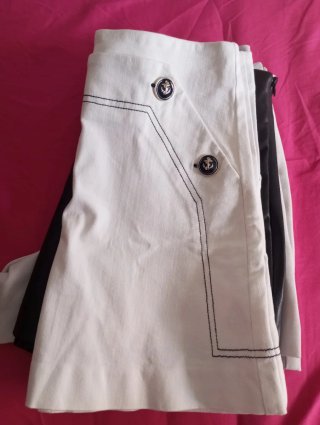 Falda Zara se vende las 5 faldas por 15 euros