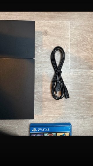 PS4 (PlayStation 4) Negra + GTA V + FIFA26
