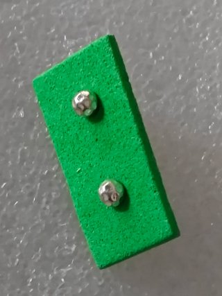 Pendientes plateados de varias formas y modelos