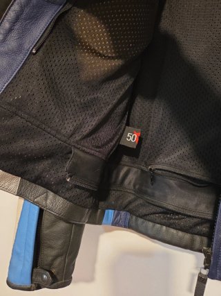 Chaqueta Dainese Azul y Blanca