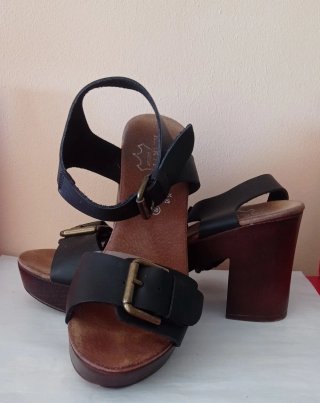 Sandalias tacón mujer negras y marrones