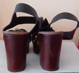 Sandalias tacón mujer negras y marrones