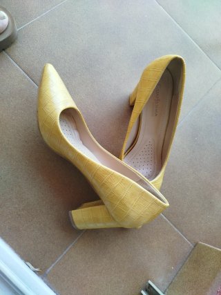 Zapatos de tacón GUAPASSIMA amarillos talla 39