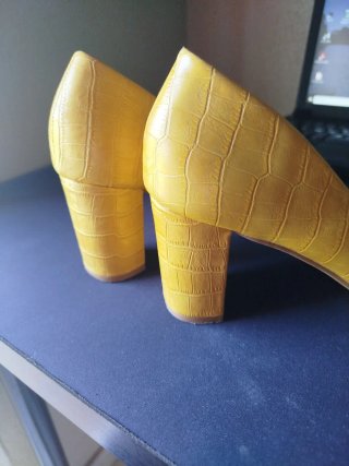 Zapatos de tacón GUAPASSIMA amarillos talla 39