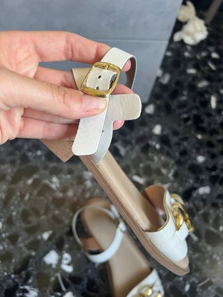 Sandalo donna con catena oro