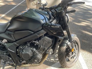 Honda CB650R 2023 Garantía hasta 2028 Full Extras