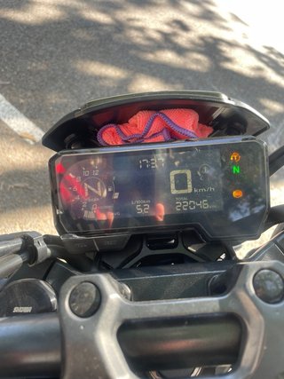 Honda CB650R 2023 Garantía hasta 2028 Full Extras