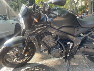 Honda CB650R 2023 Garantía hasta 2028 Full Extras