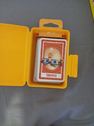 Juego Operación Hasbro quien es quien para avion.
