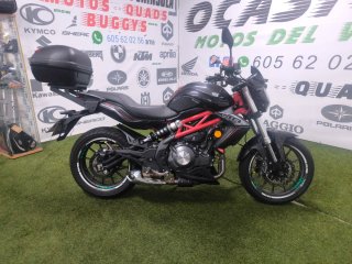 Benelli 302 Naked Negra/Roja