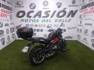 Benelli 302 Naked Negra/Roja