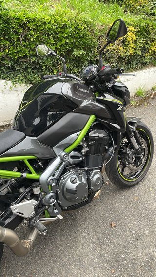 KAWASAKI Z900