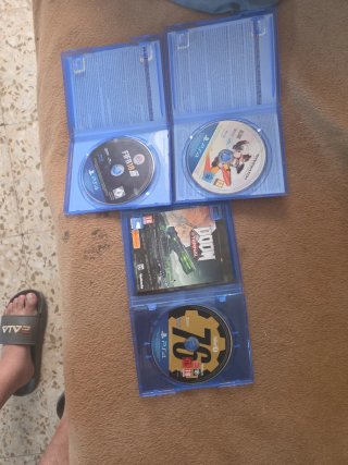 PS4 Juegos: FIFA 18, Overwatch, Fallout 76.lean