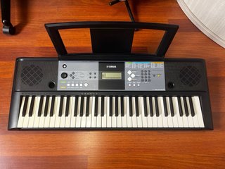 Teclado Yamaha PSR-E233