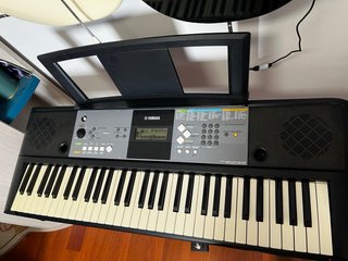 Teclado Yamaha PSR-E233