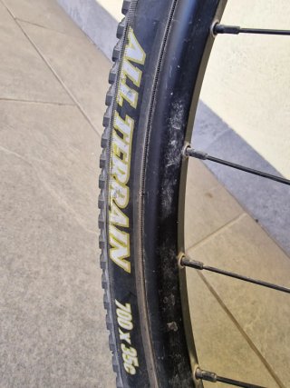 Bicicleta Híbrida Negra, Whyte, Specialized, Treck