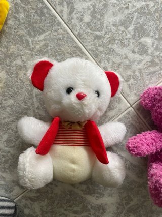 Osito de peluche blanco y rosa