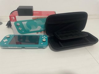 Nintendo Switch Lite Verde + Funda + 3-Juegos